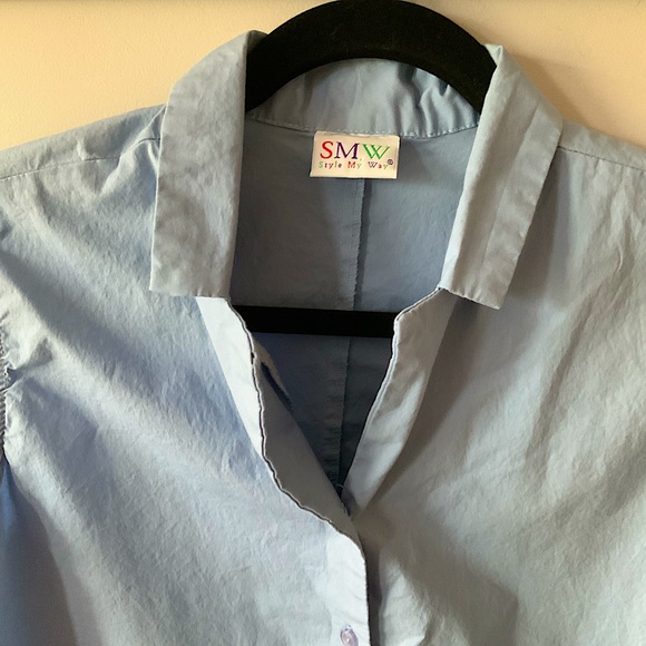 Blue Button Up Sleeveless Blouse - Picture 4 of 10